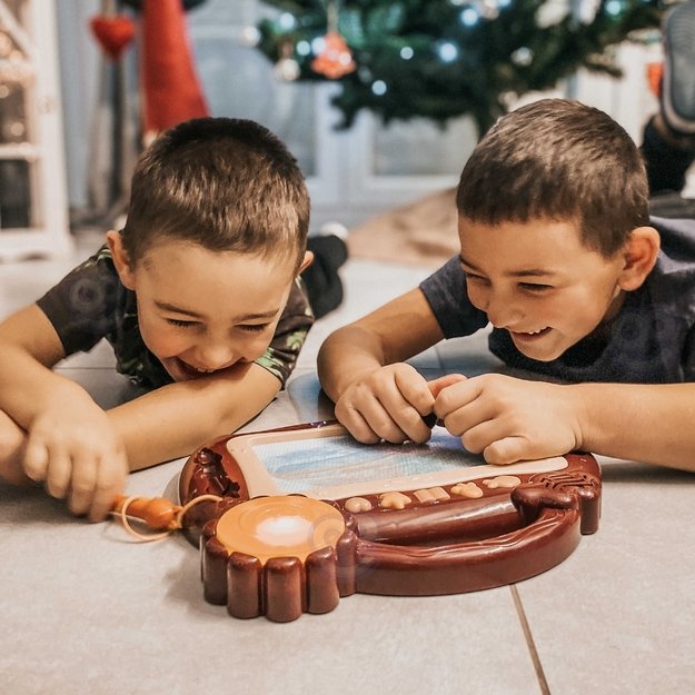WOOPIE Spalvota magnetinė piešimo lenta „Znikopis“ su antspaudukais, bordo spalvos 10