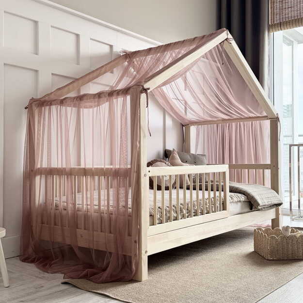 Tiulio užuolaida, baldakimas namelio tipo lovai 16