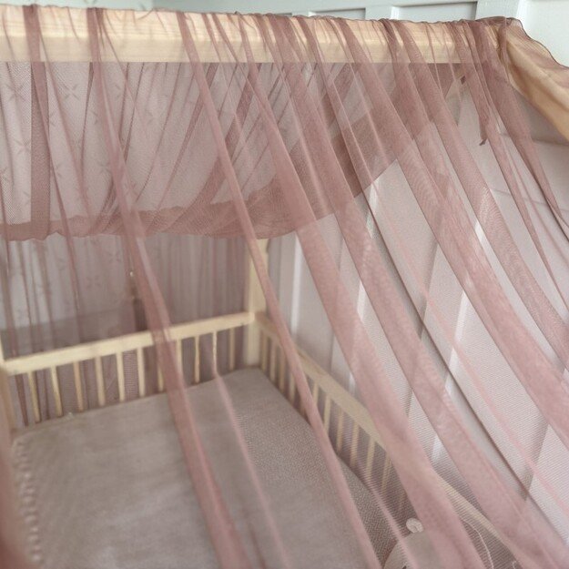 Tiulio užuolaida, baldakimas namelio tipo lovai 18