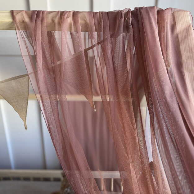 Tiulio užuolaida, baldakimas namelio tipo lovai (siauresniam stogeliui) 20