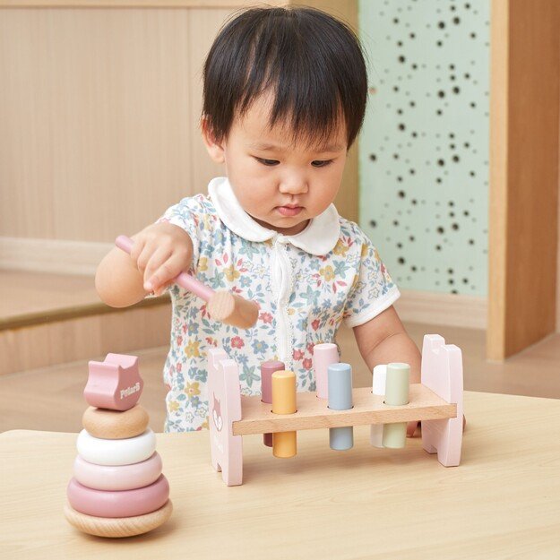 PolarB rinkinys medinė piramidė + lentyna su plaktuku rožinis 1