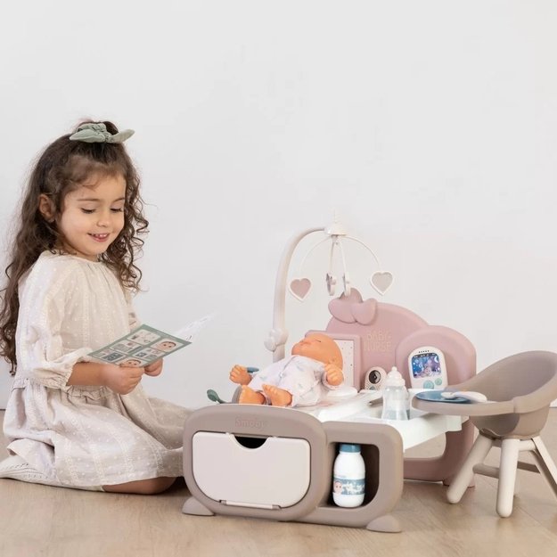 SMOBY Baby Nurse – elektroninis didelis auklės kampelis lėlei su 19 priedų 1