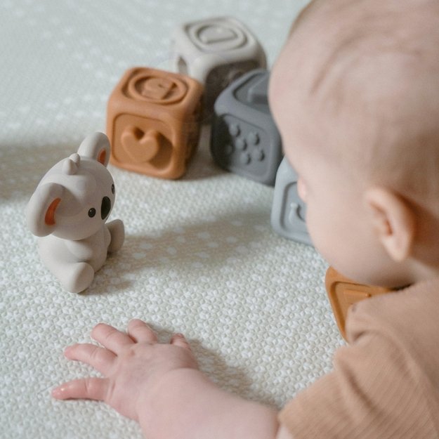 Edukacinė sensorinė piramidė su skaičiais – 2in1