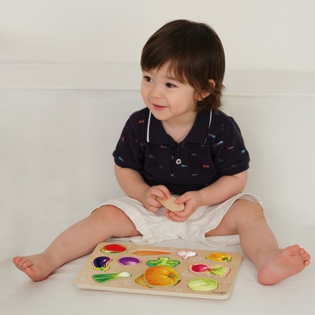 Medinė Montessori daržovių dėlionė