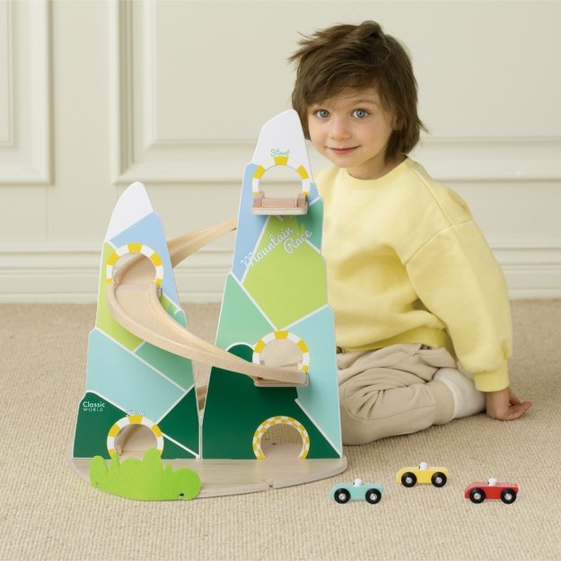 Medinė kalnų lenktynių trasa su 3 automobiliais 1